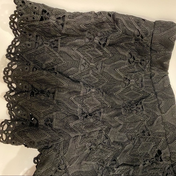 Maje Mini Black Lace Shorts Mid rise Slit Pockets Zip & Button Closure M EU 40 - Picture 11 of 11